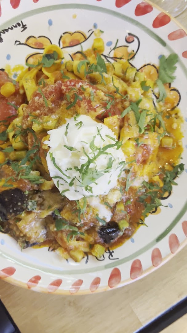 Ragu Pracownia Makaronu: appetizing photo of pasta dish