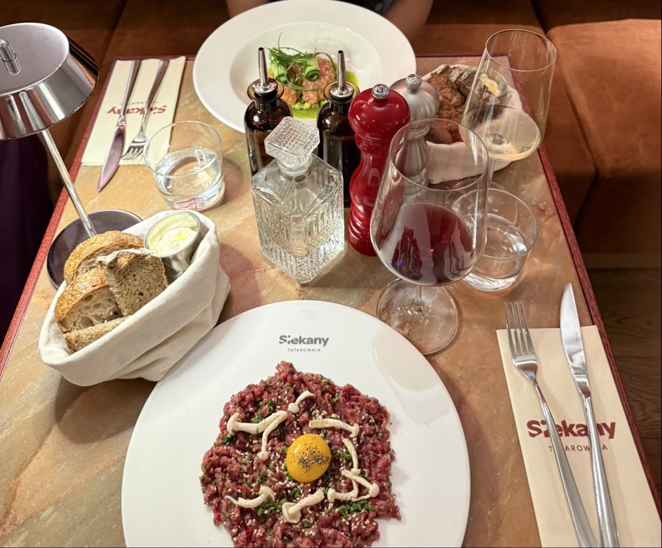 Siekany Tatarownia: appetizing food photography of restaurant
