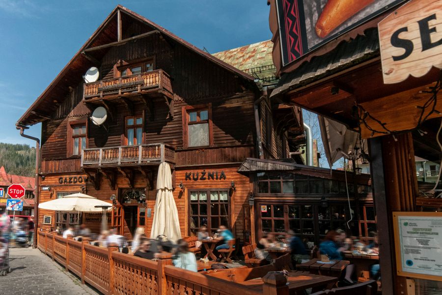 Gazdowo Kuźnia: clear, inviting exterior restaurant shot
