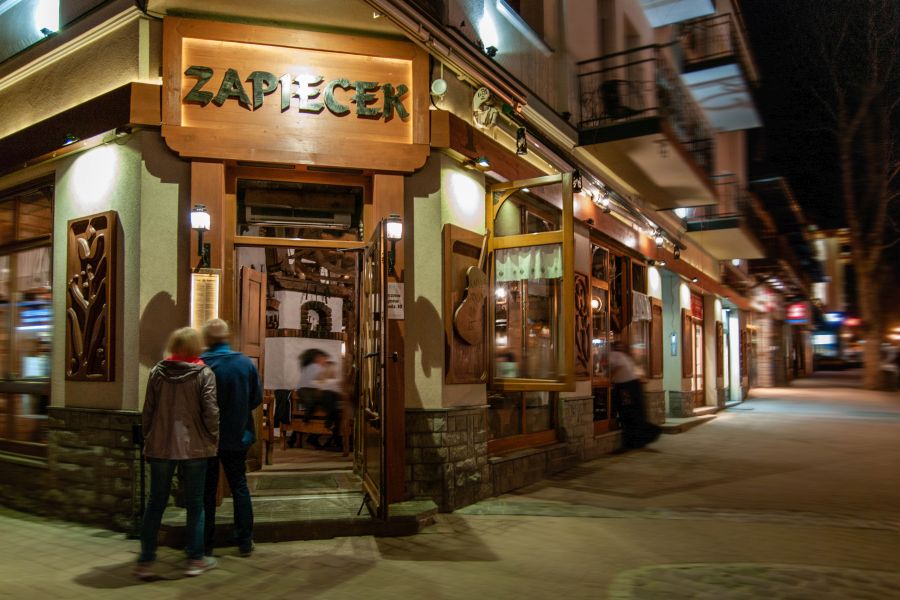 Karczma Zapiecek: inviting exterior shot of restaurant