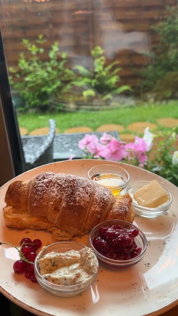 Kawiarnia Filiżanki: appetizing food photo with atmosphere