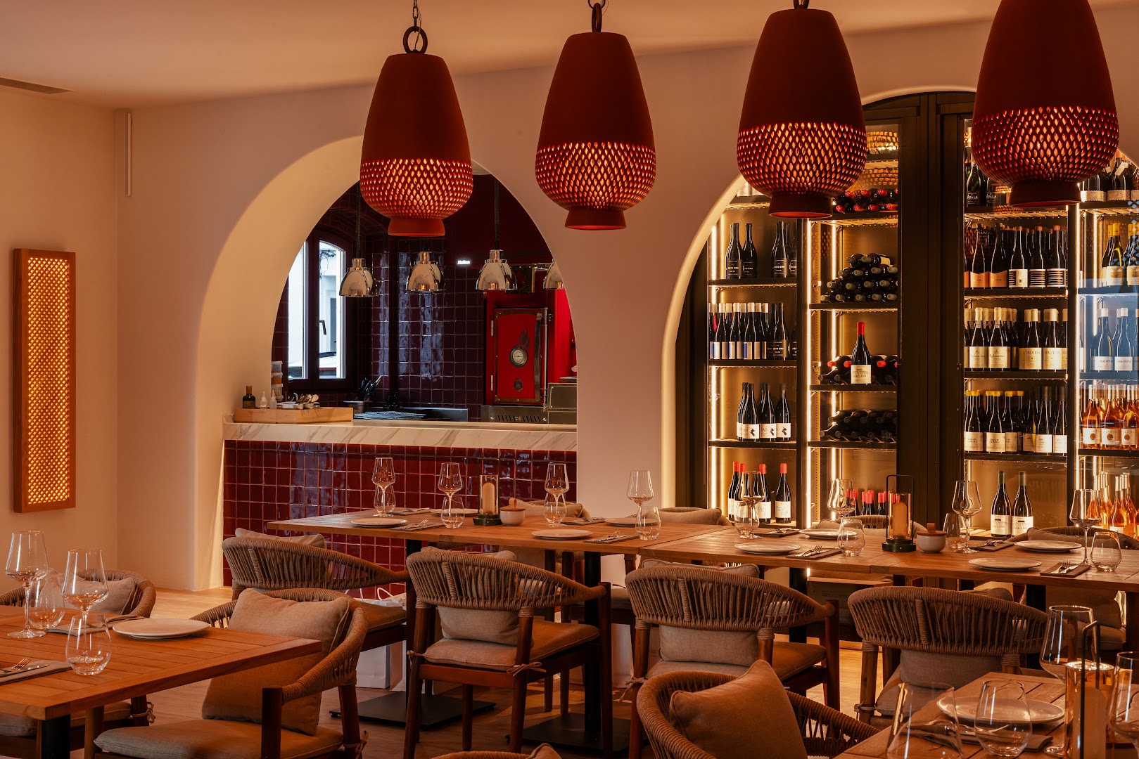 Ciro: professional, inviting restaurant interior shot