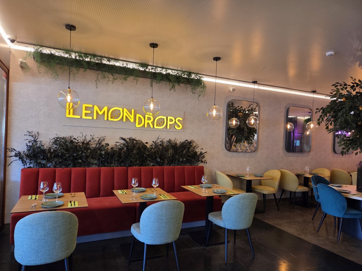 LemonDrops: professional interior shot of restaurant