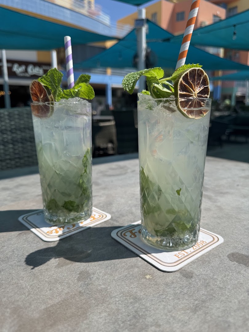 LemonDrops: appealing, high-quality cocktail photography