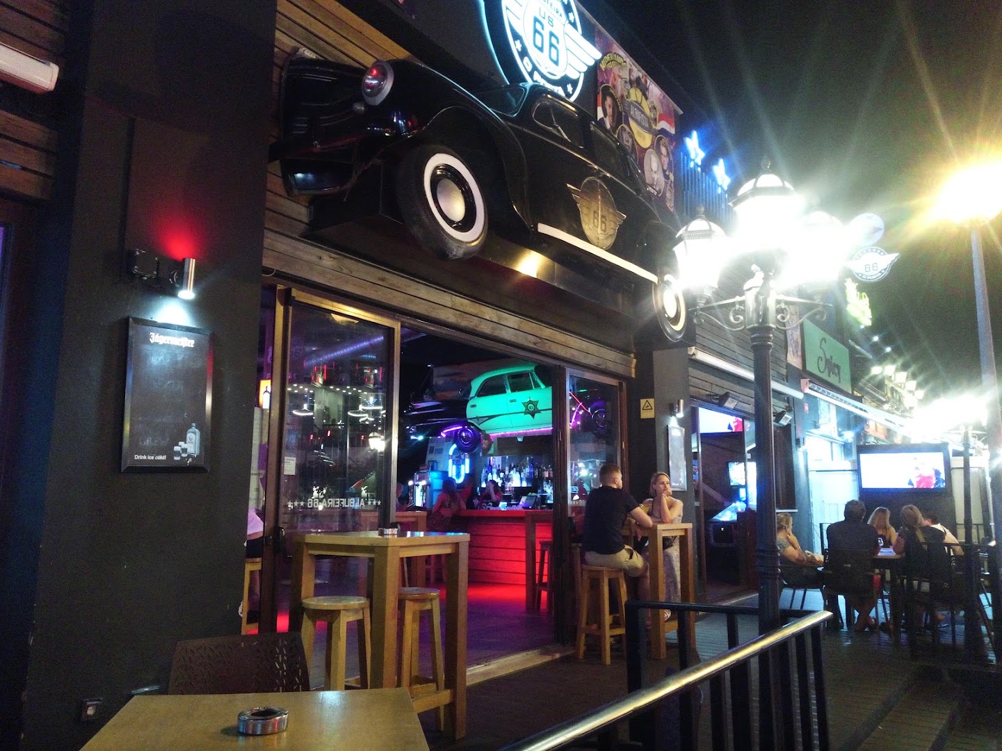 Matt's Bar: inviting atmosphere and clear view