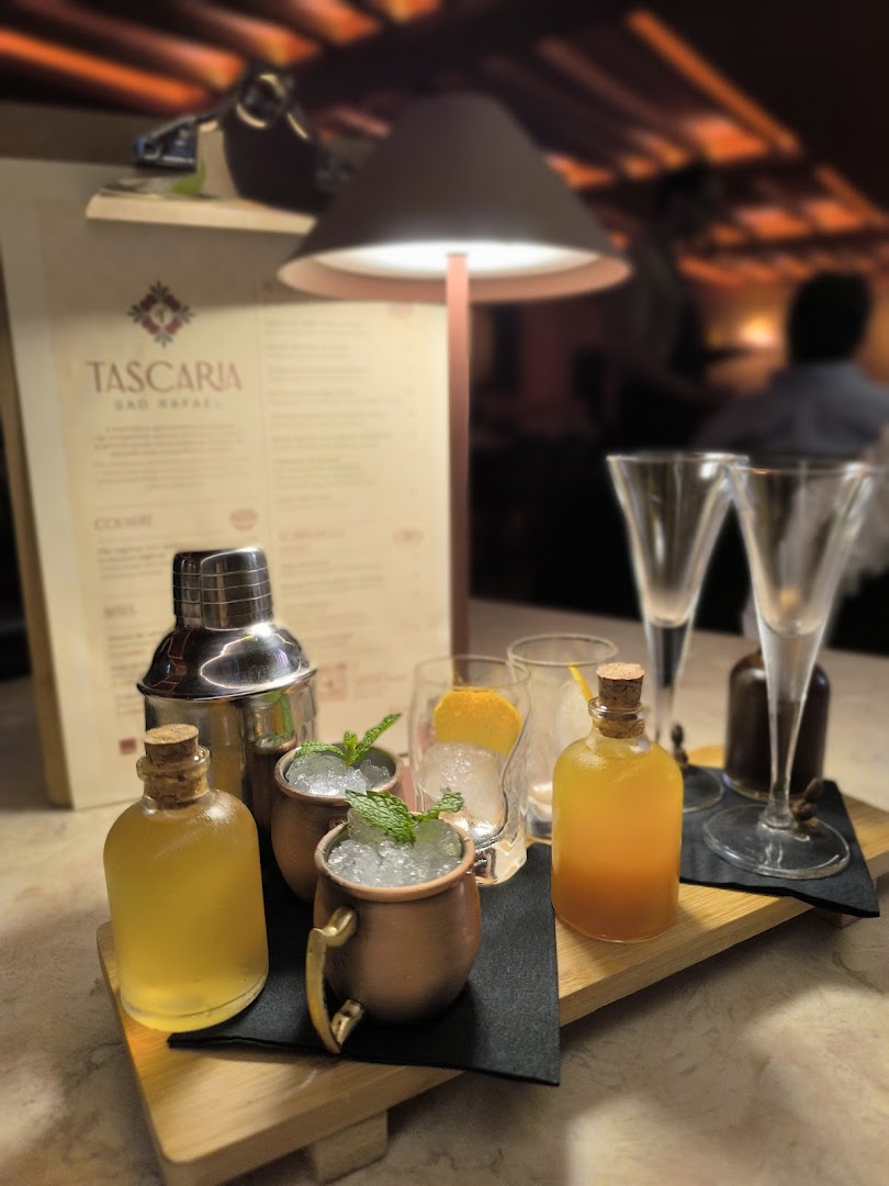 Tascaria de São Rafael: appealing presentation of restaurant drinks