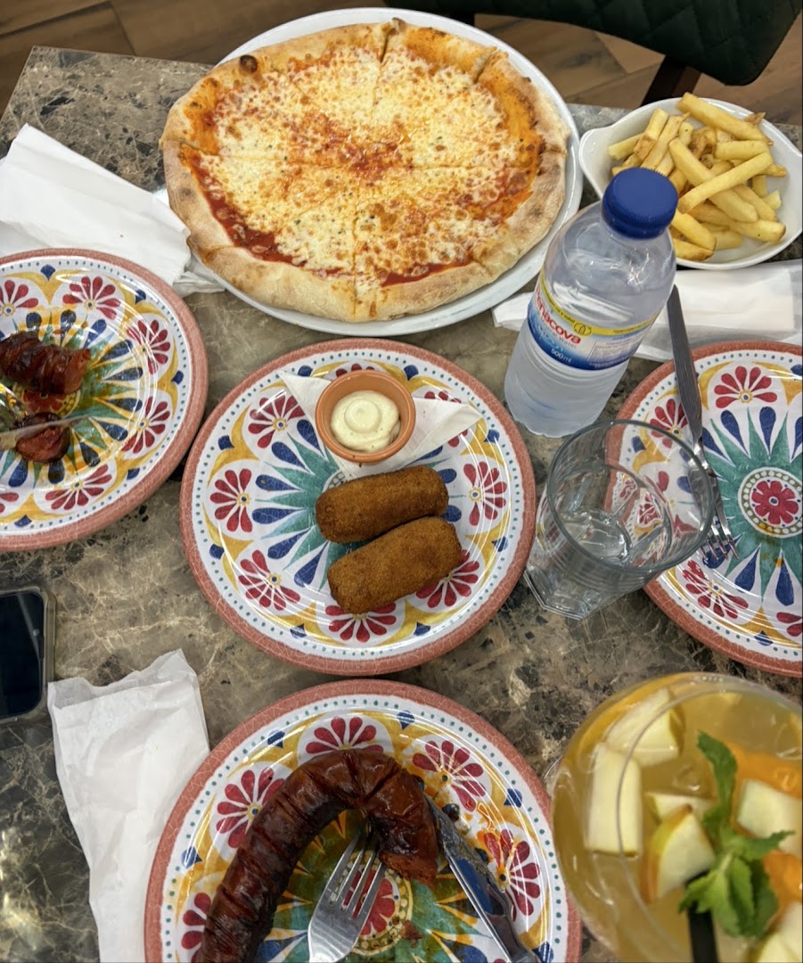 Tonic Bar: clear photo of served food