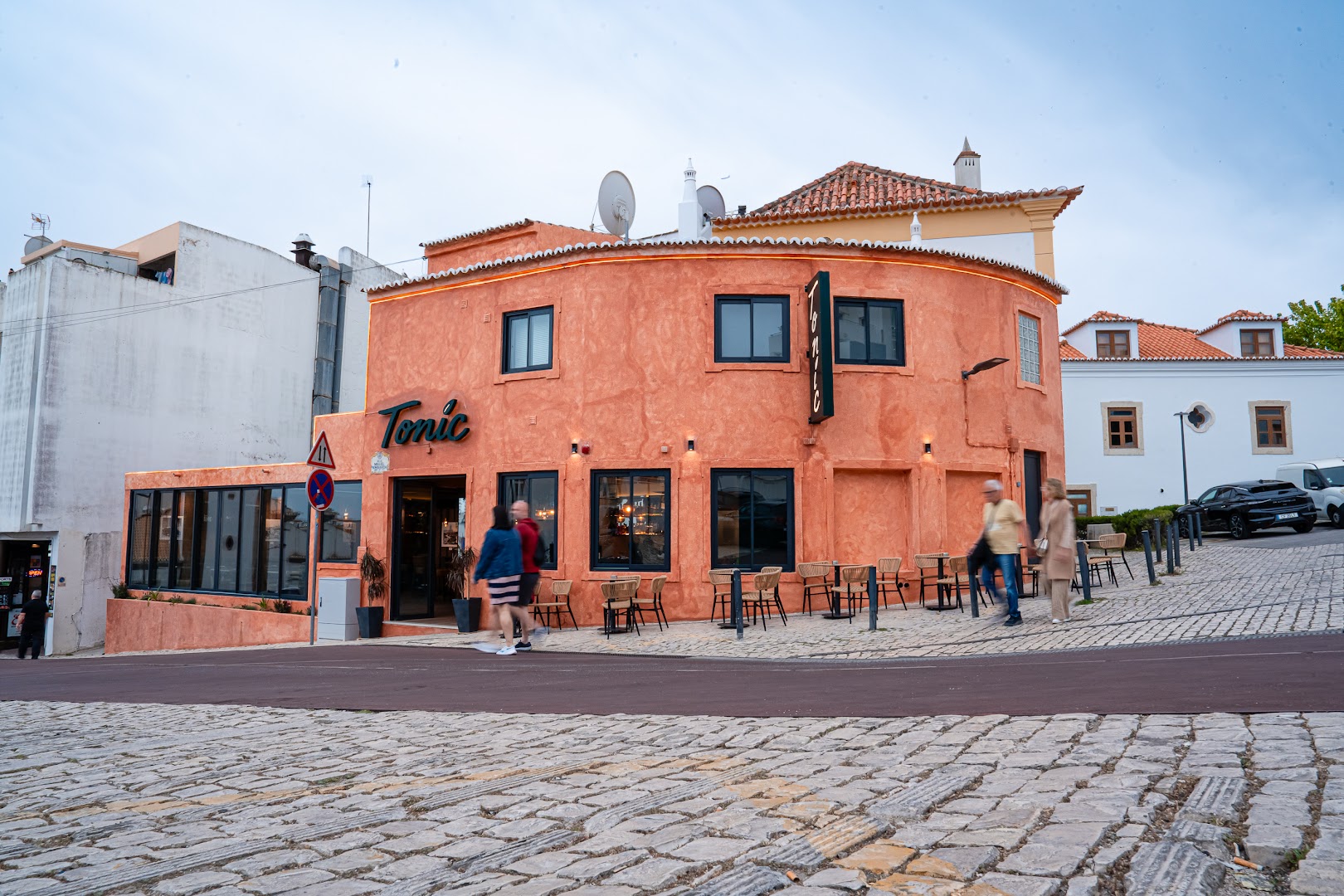 Tonic Bar: clear exterior shot of venue