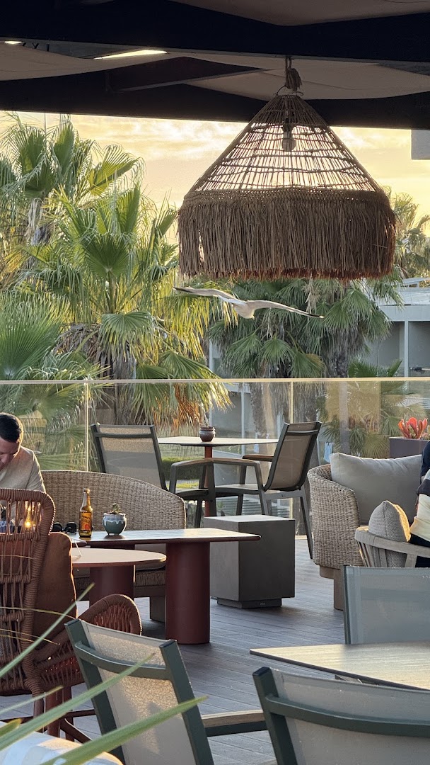 Zénite Rooftop Bar: inviting atmosphere and nice view