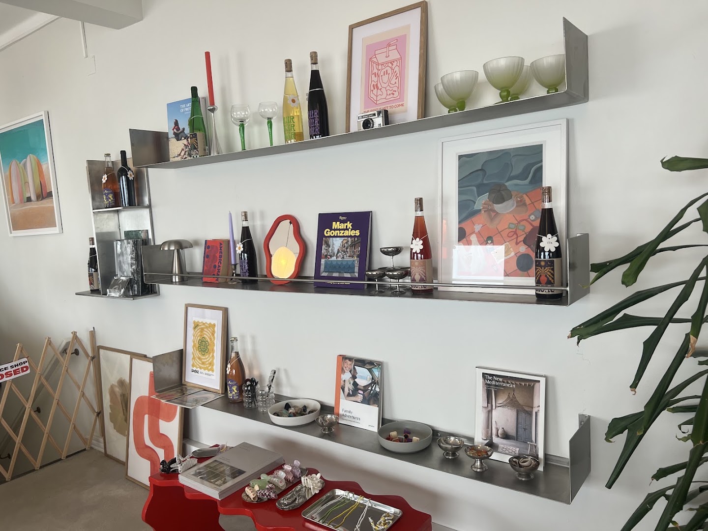 Nomada Bazaar: clear, appealing shop product display