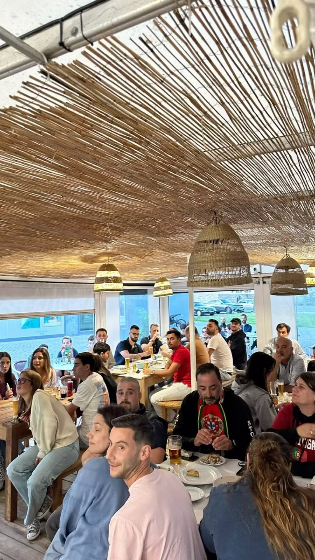O Jardim: lively atmosphere and guests