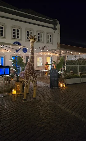 La Giraffa: inviting exterior shot at night