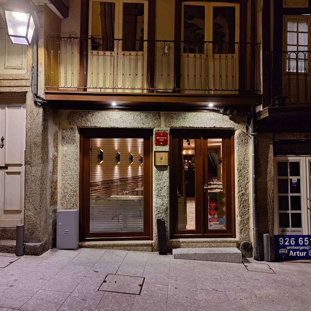 Le Babachris: attractive, professional exterior restaurant shot