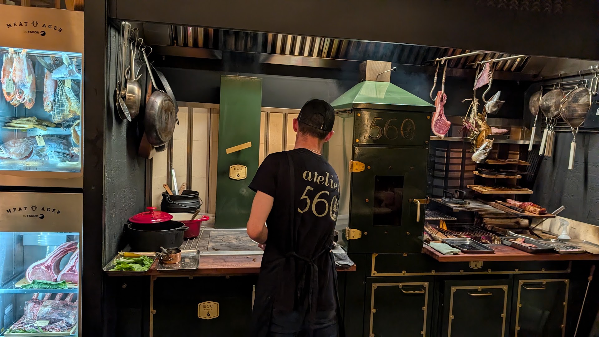 Atelier 560: professional kitchen and staff photo