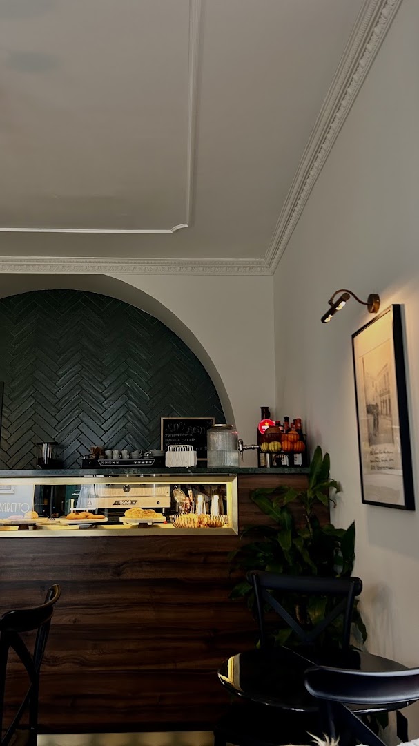 Baretto: inviting and professional interior shot