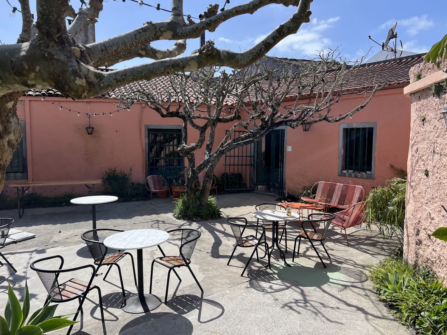 Pão com Alma: attractive and inviting outdoor seating