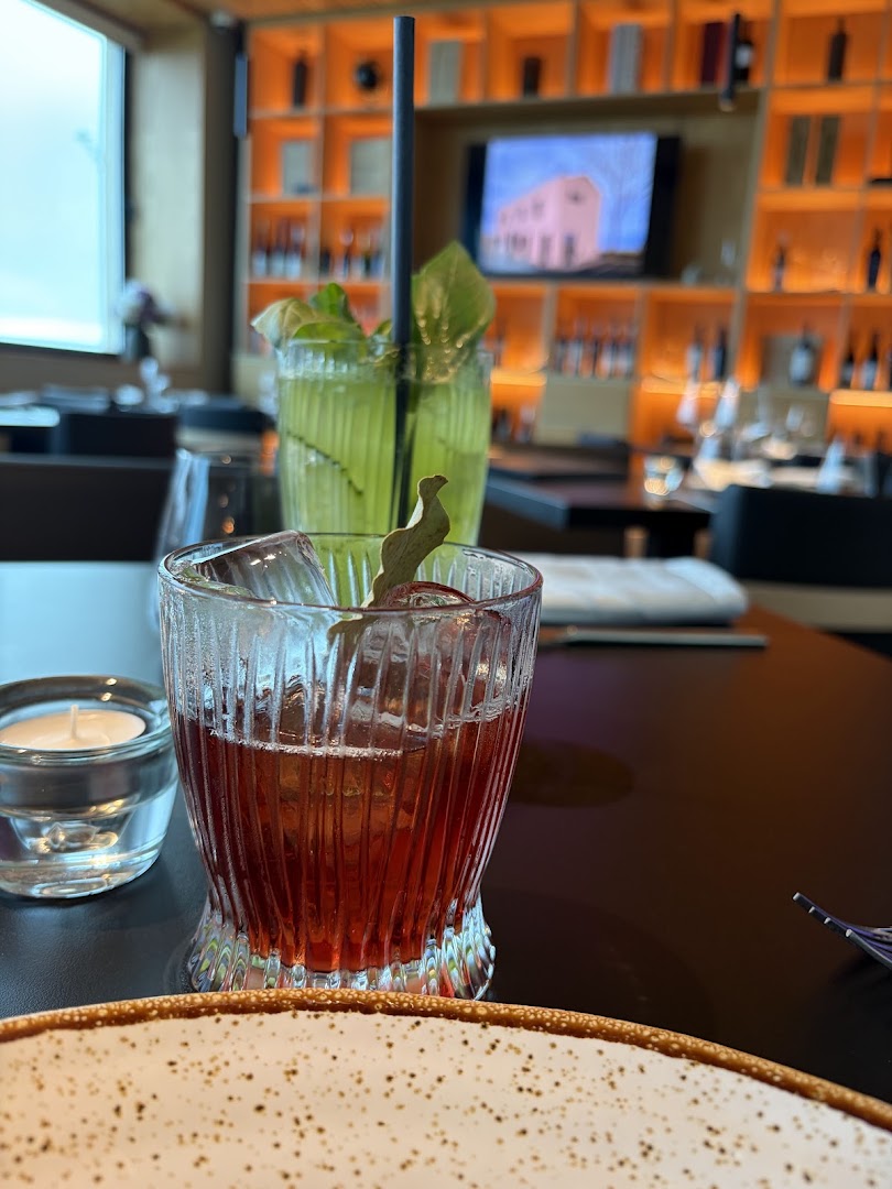 Take Off: appealing photo of restaurant drinks