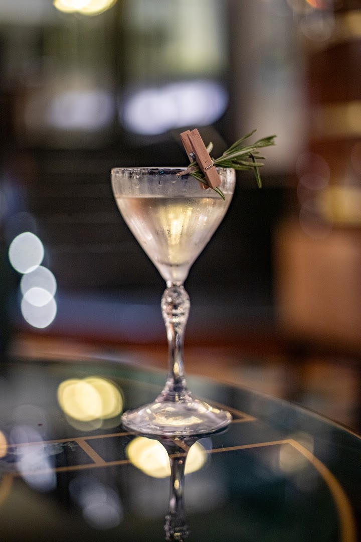 Bar Américain: high quality professional cocktail photo
