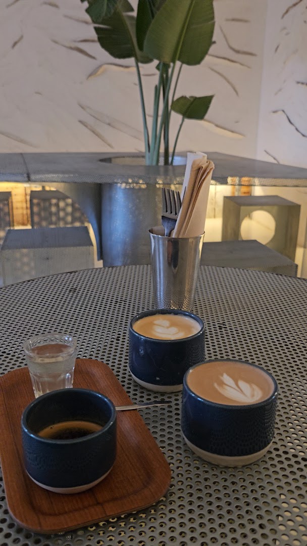 Comum: appealing shot of coffee service