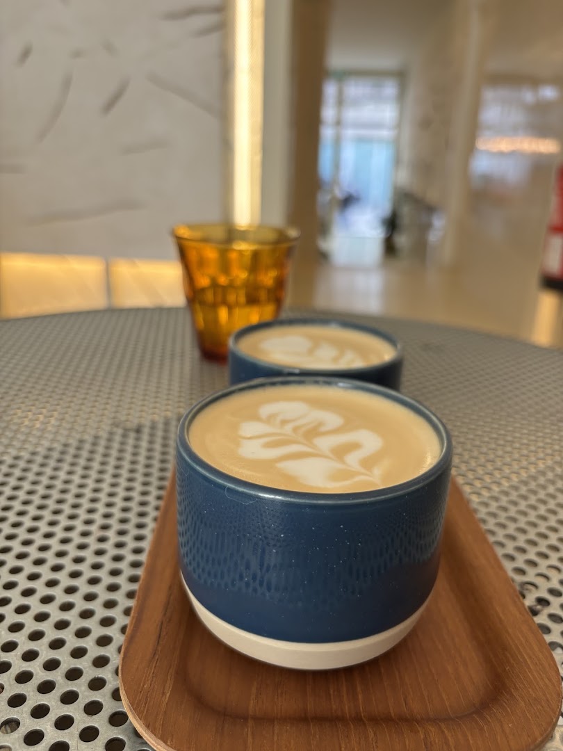 Comum: appealing photo of coffee drinks