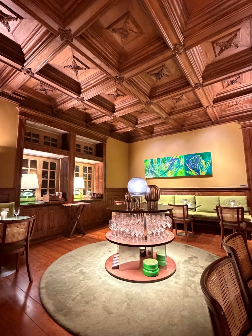 Éon: beautiful interior atmosphere and decor