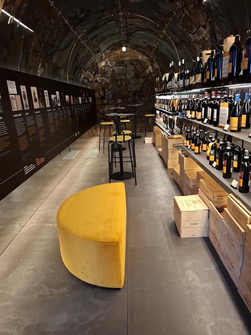 Poente by Vallado: clear, professional interior atmosphere shot