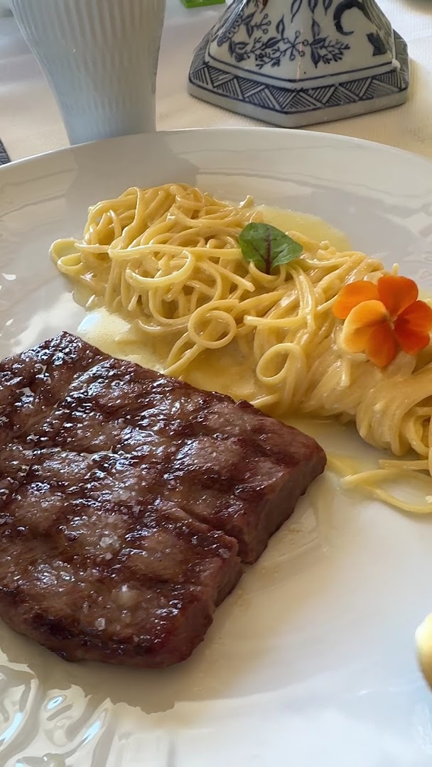 1743 Palácio Fonte Nova: appetizing, high-quality food photography