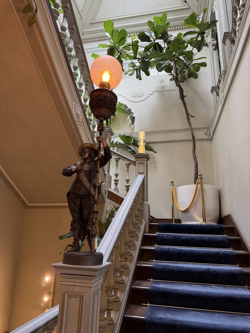 1743 Palácio Fonte Nova: elegant interior captures venue atmosphere