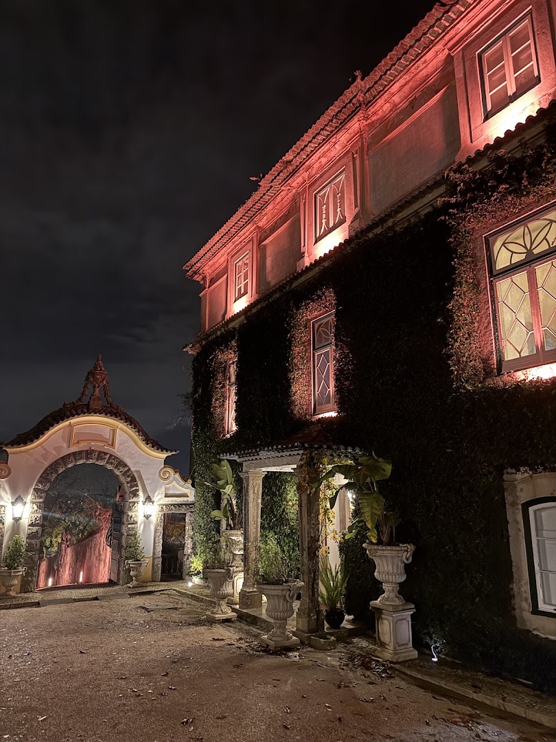 1743 Palácio Fonte Nova: beautiful atmospheric exterior night shot