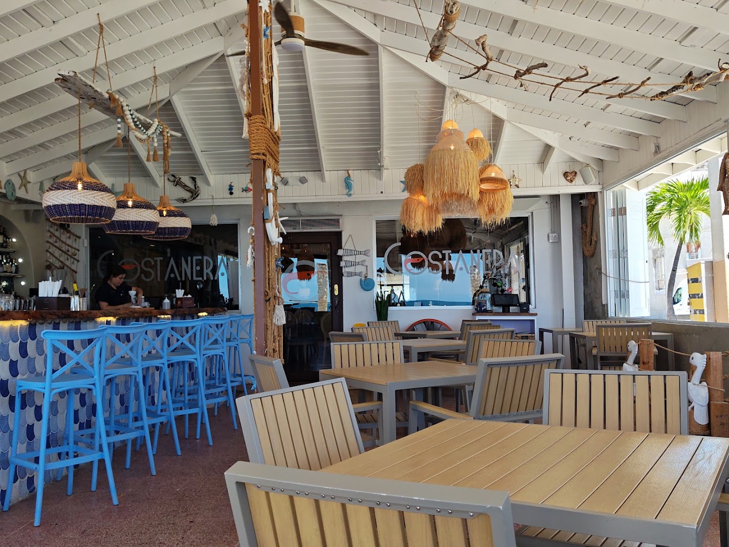Costanera by Sazón: clear, inviting restaurant interior shot