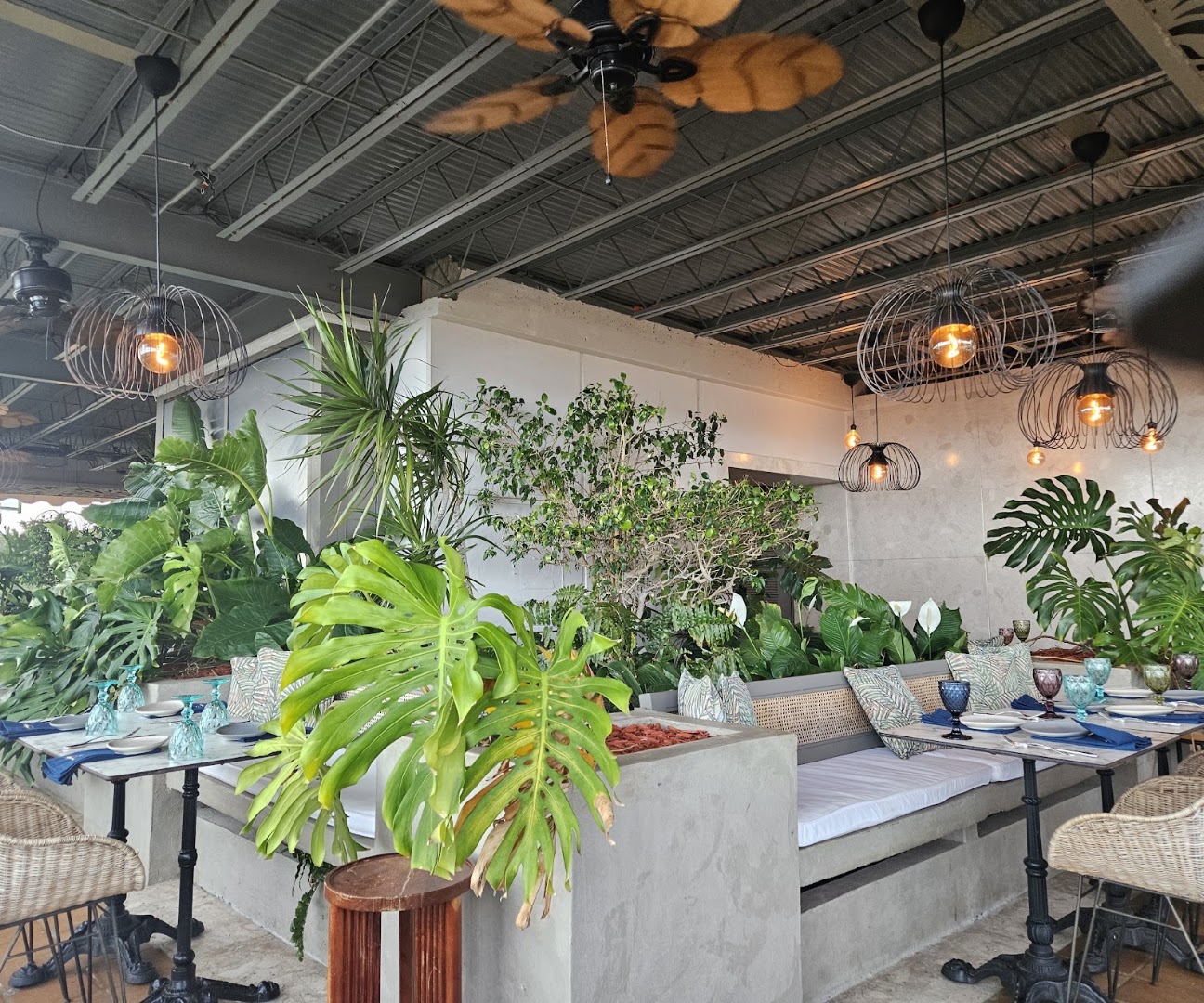 Panorama 180: attractive and clear venue interior