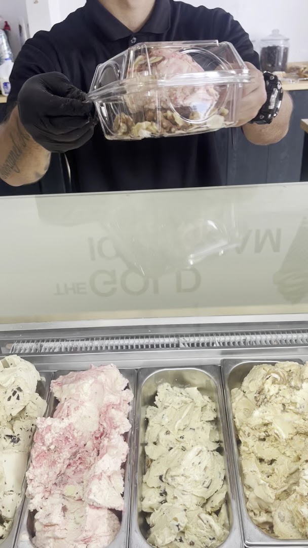 The Gold Ice Cream Ponce: ice cream and service