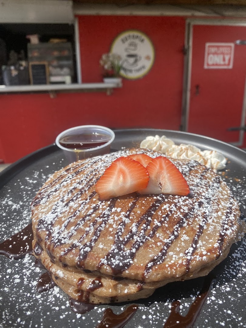 Zutopía Coffee Taste: appetizing food photo of pancakes