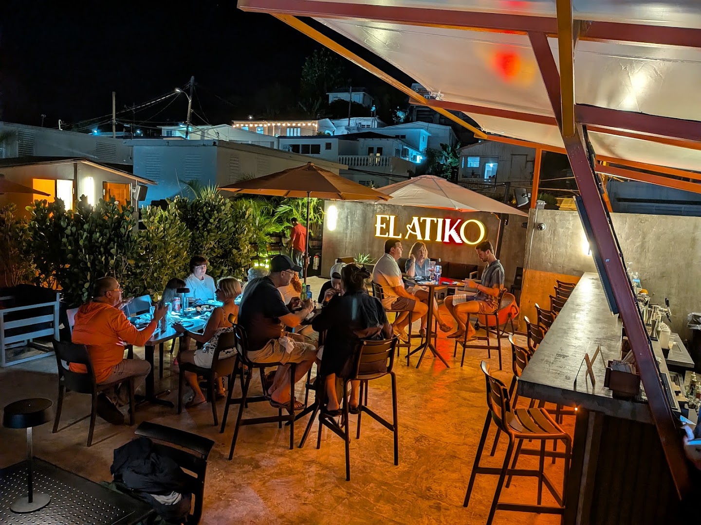 El Atiko Rincon Rooftop: inviting rooftop bar atmosphere
