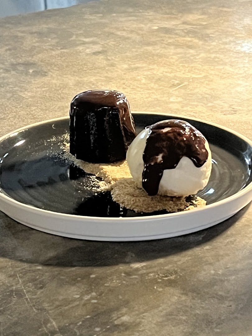 Julia: appetizing, high-quality food photography