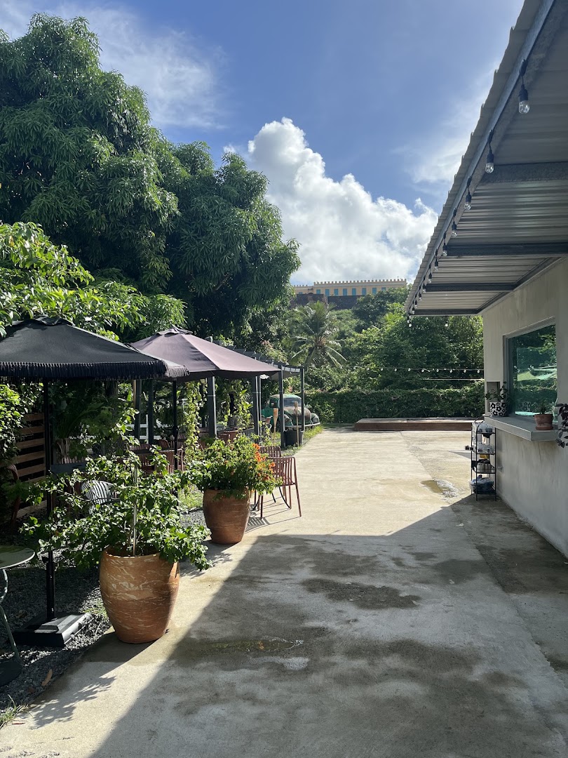 Cundeamor Café y Restaurante: inviting outdoor terrace atmosphere