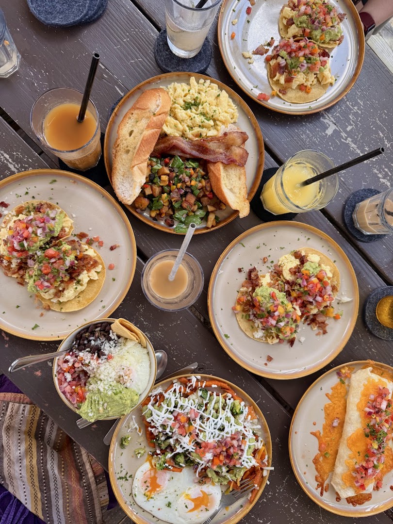 Rising Roost: appetizing, high-quality food photography