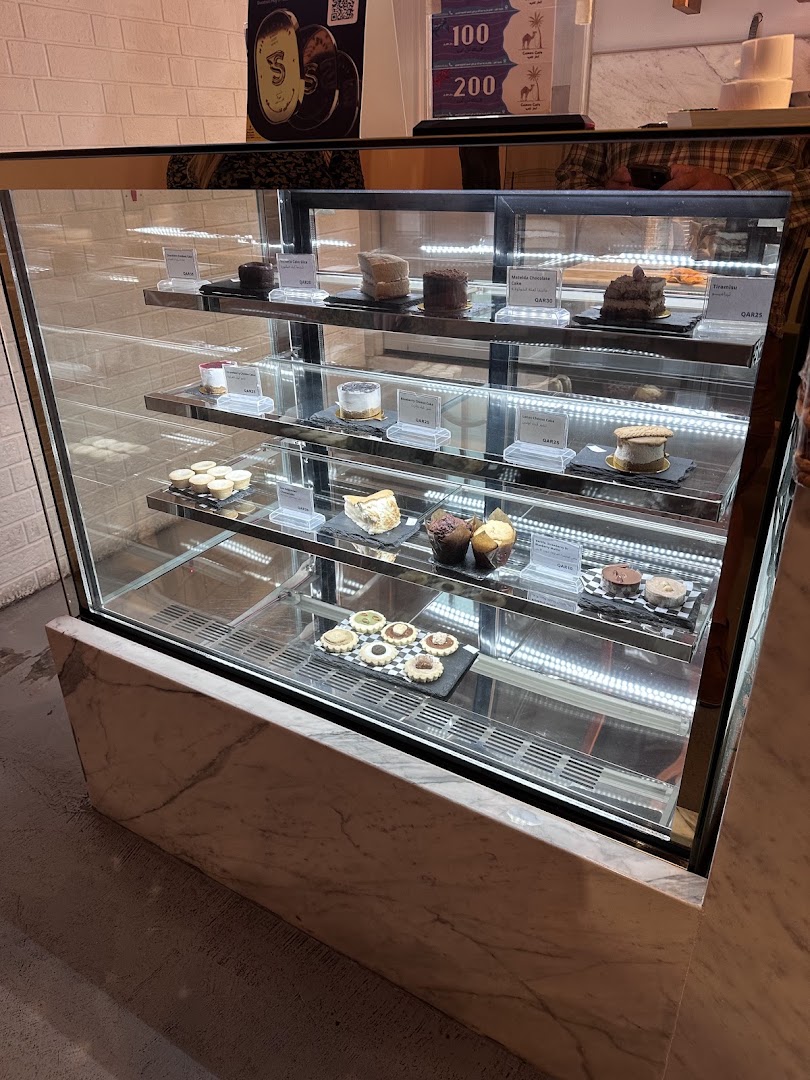 Camels Cafe: clear display of cafe products