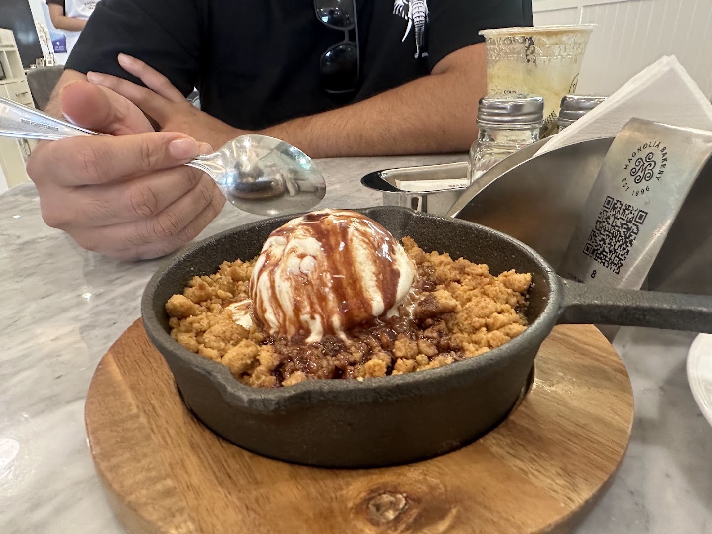 Magnolia Bakery: appetizing photo of shop product