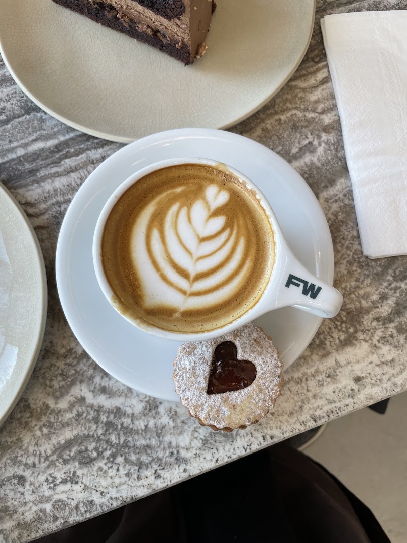 Flat White Ritual: appealing, high-quality coffee shop photo