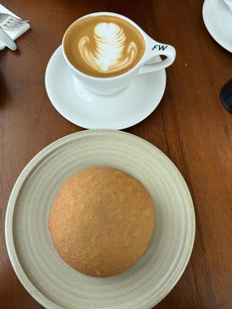 Flat White Ritual: appetizing, clear shot of coffee