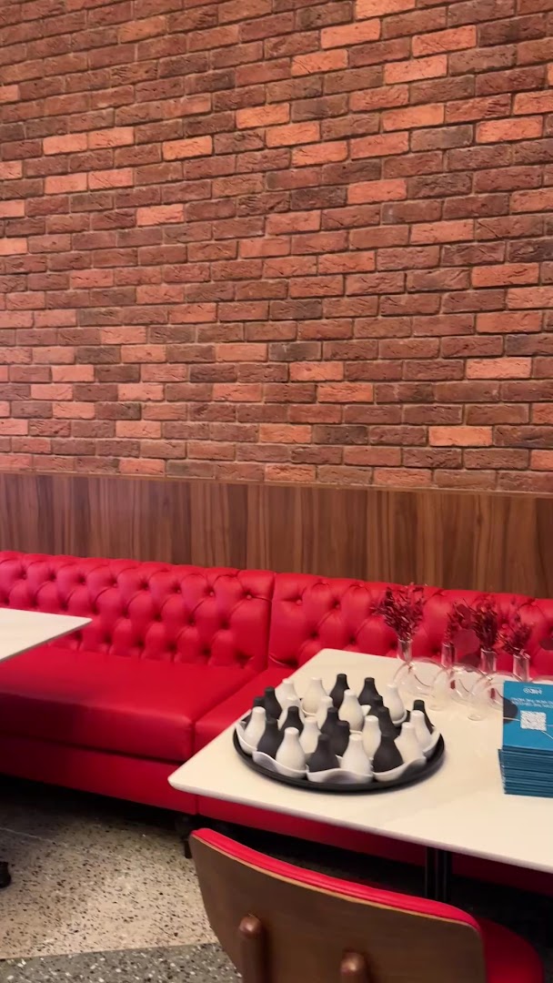 NEO: clear shot of restaurant interior