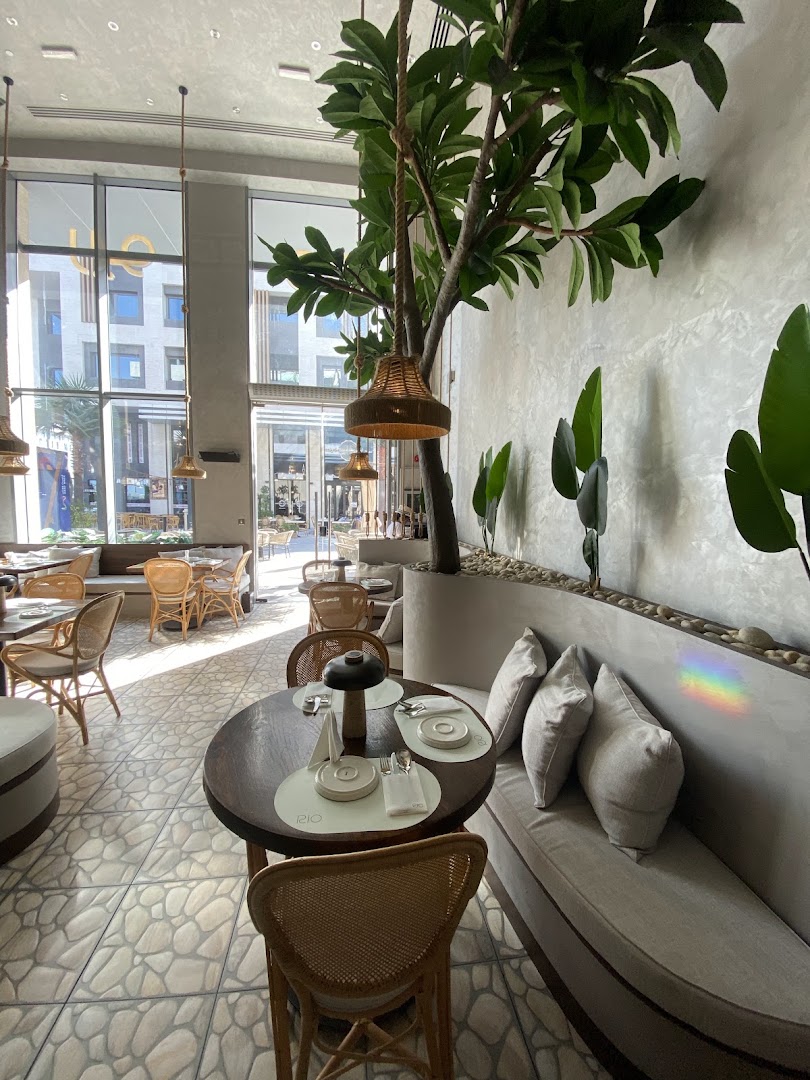 RIO: high quality interior restaurant shot