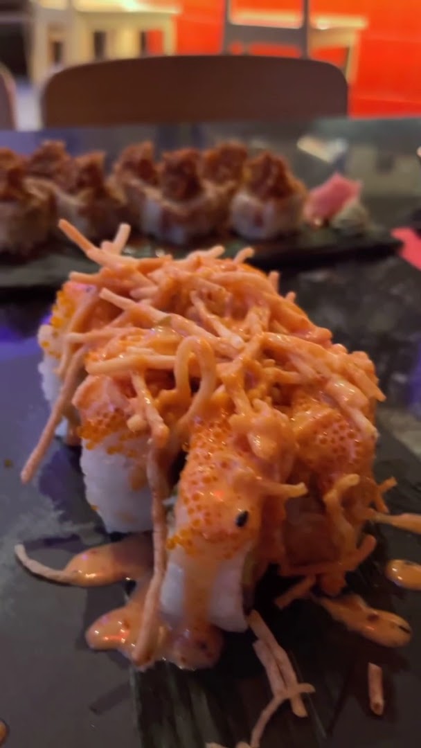 Tsukiyume: appetizing close-up of sushi dish