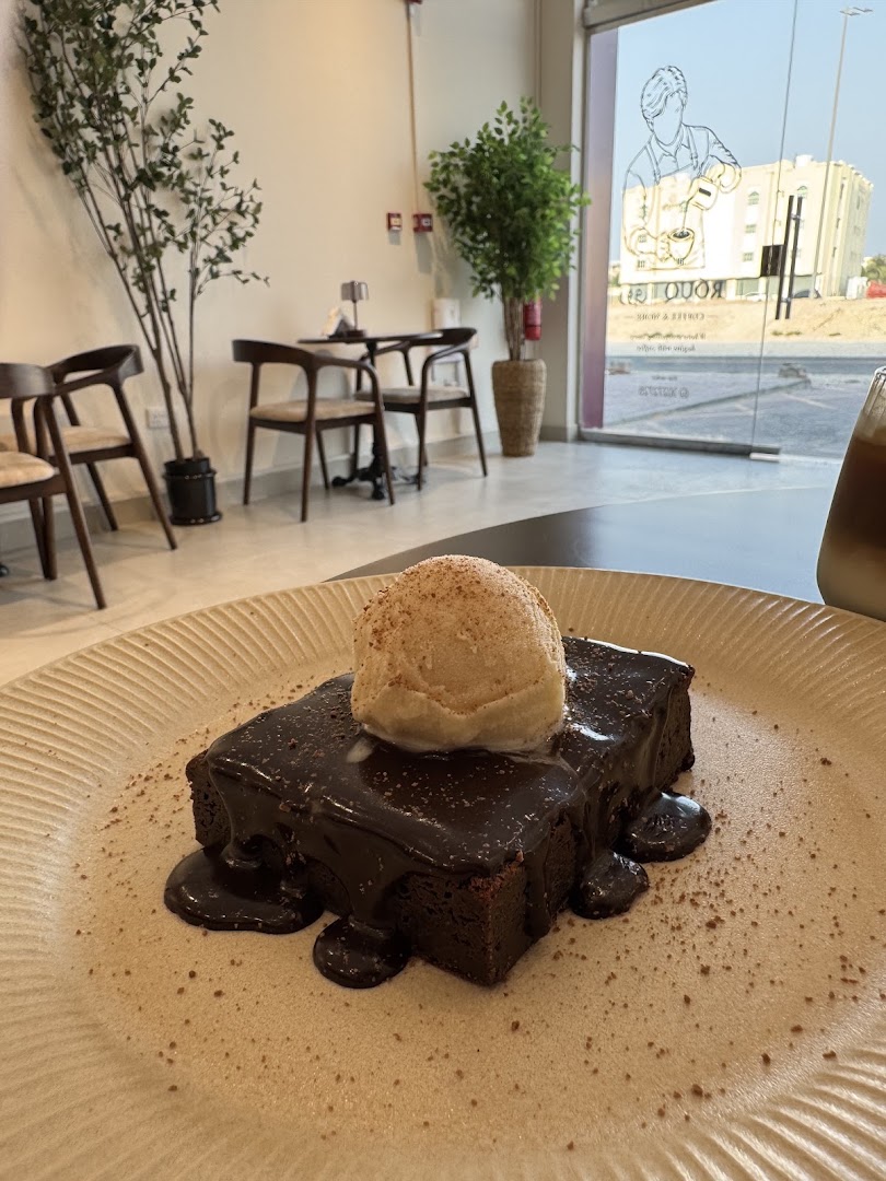 ROUQ CAFE: appetizing food photo in venue