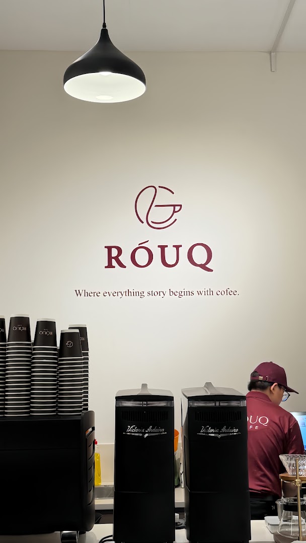 ROUQ CAFE: clean professional branding shot