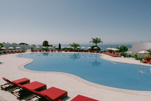Andaz Doha: high quality hotel pool shot