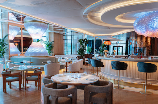 MURU: high quality interior restaurant shot