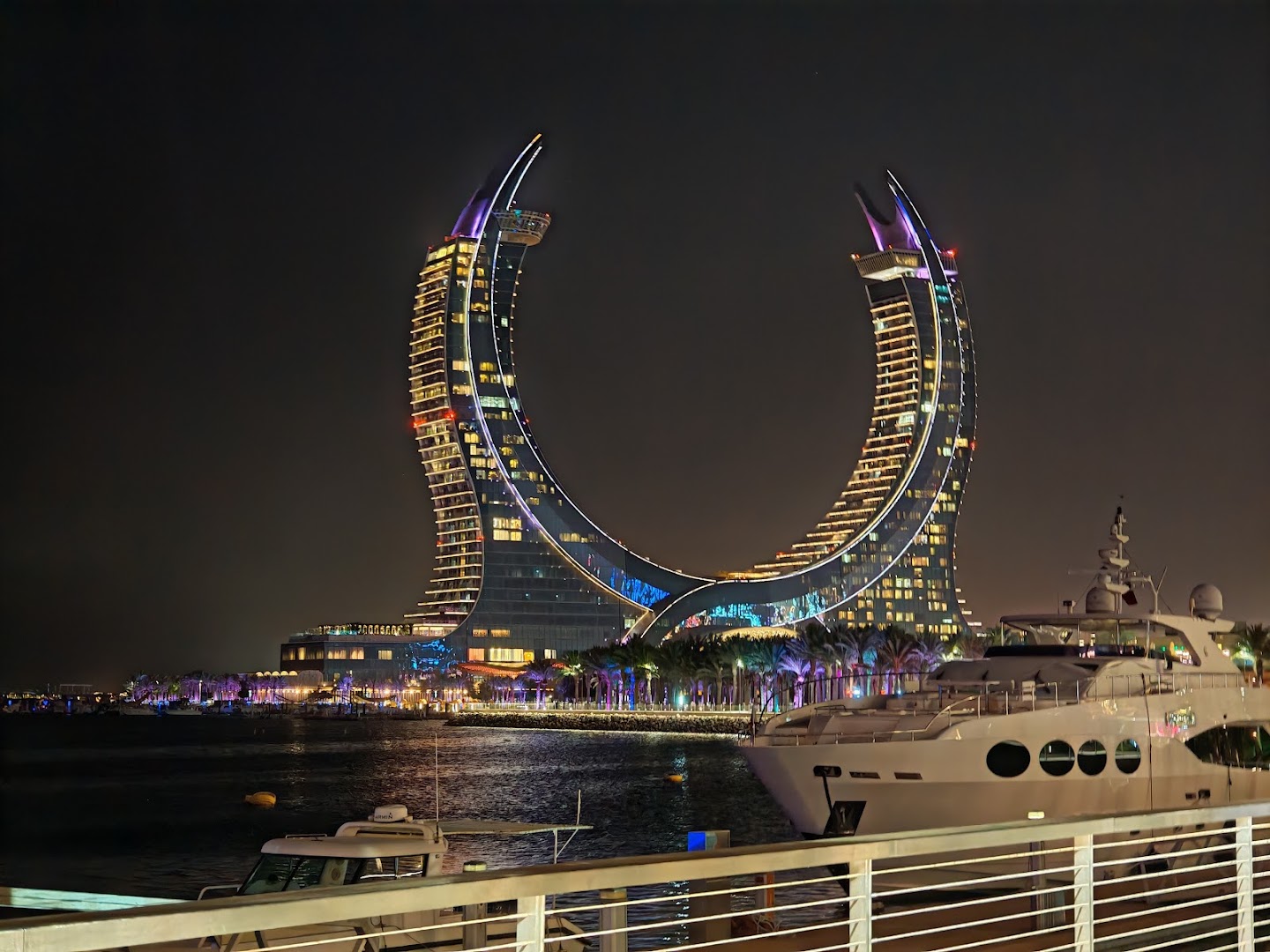 Beefbar Doha: stunning professional exterior night shot