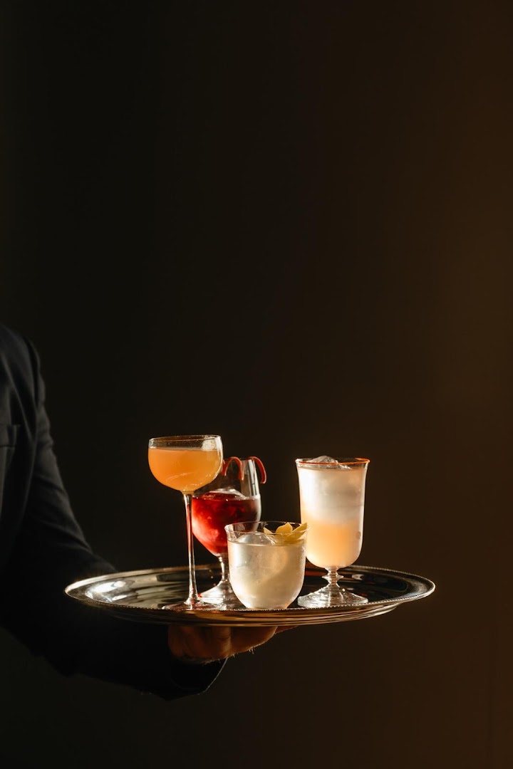 Stoke & Stoker: professional, high-quality cocktail presentation